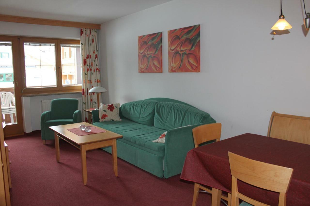 Ferienwohnungen Am Dorfplatz เคอนิกสไลเทน ภายนอก รูปภาพ